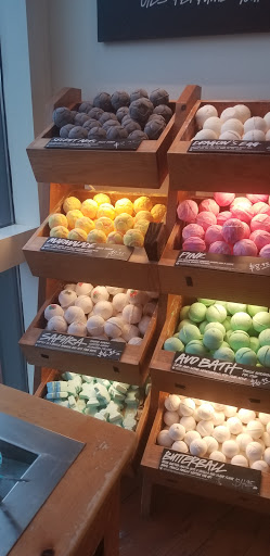 Beauty Supply Store «Lush Cosmetics», reviews and photos, 1 Providence Pl # 5385, Providence, RI 02903, USA