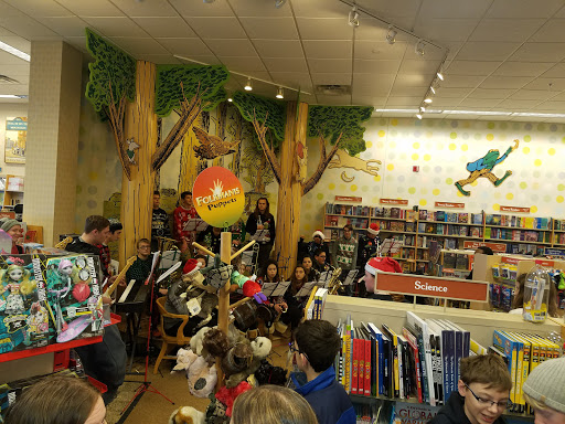 Book Store «Barnes & Noble», reviews and photos, 3050 Beeline Rd, Holland, MI 49424, USA