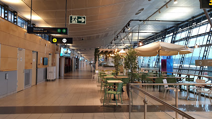 Trondheim Lufthavn, Værnes