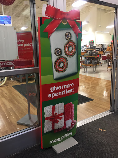Department Store «T.J. Maxx», reviews and photos, 1751 Ritchie Station Ct, Capitol Heights, MD 20743, USA