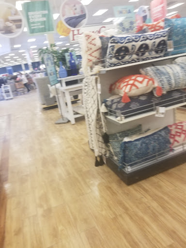 Department Store «Marshalls and HomeGoods», reviews and photos, 265 S Broadway, Salem, NH 03079, USA