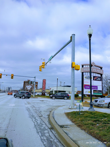 Mexican Restaurant «Chipotle Mexican Grill», reviews and photos, 4137 William Penn Hwy, Monroeville, PA 15146, USA