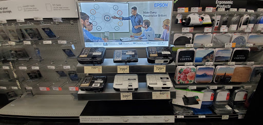 Office Supply Store «Staples», reviews and photos, 7933 Annapolis Rd, Lanham, MD 20706, USA