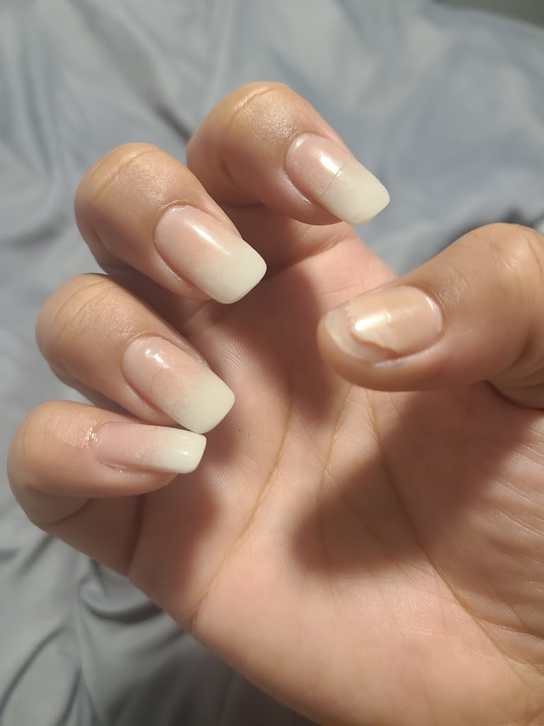 Bella Nails & Spa 98335