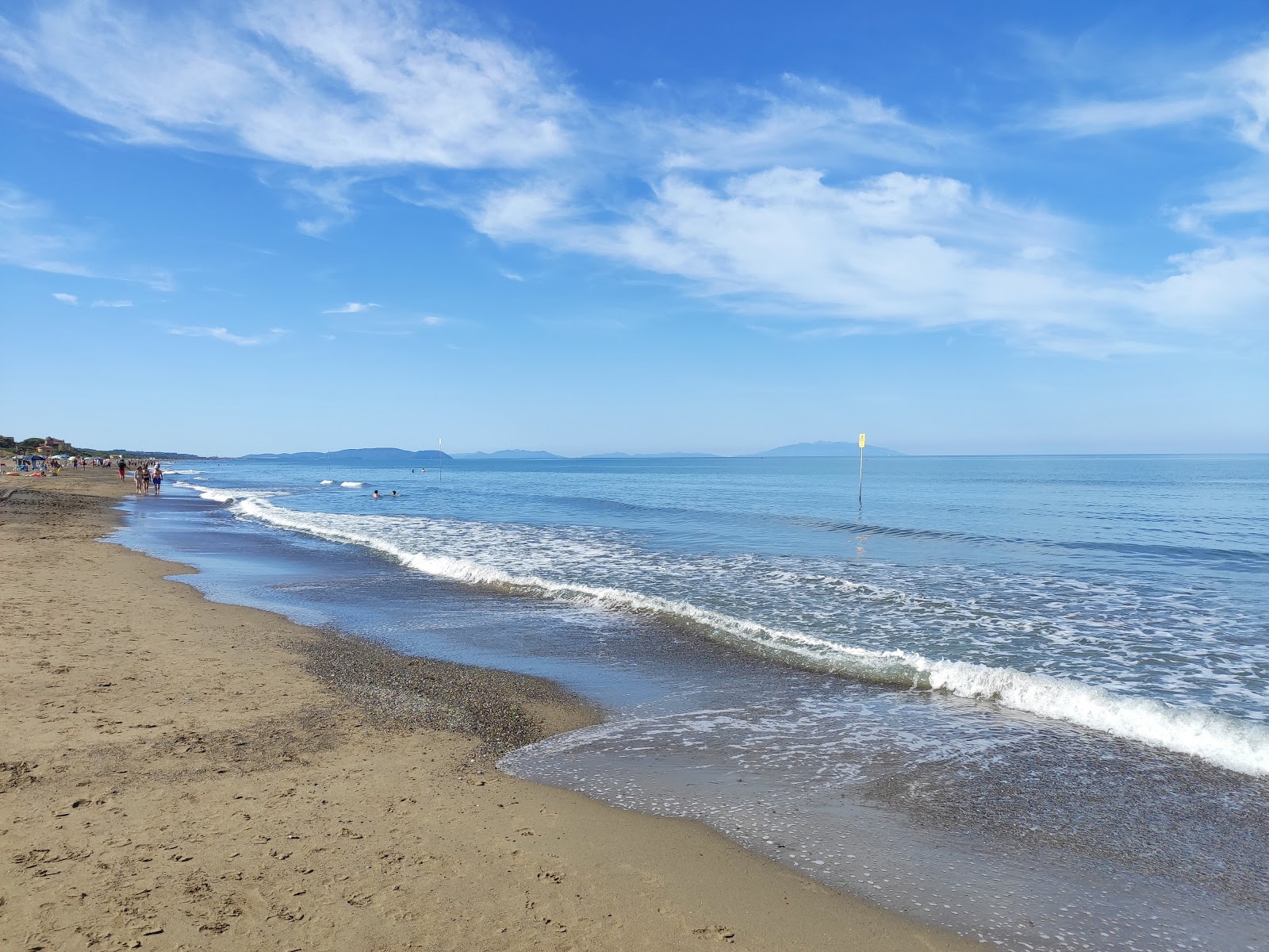 Photo of Marina di Castagneto II with brown sand surface