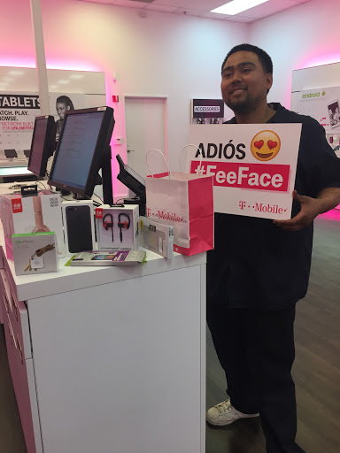 Cell Phone Store «T-Mobile», reviews and photos, 4515 Rosewood Dr STE 400, Pleasanton, CA 94588, USA