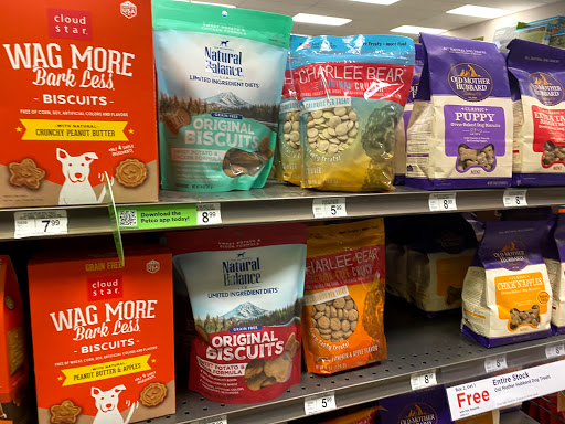 Pet Supply Store «Unleashed by Petco», reviews and photos, 520 S 23rd St, Philadelphia, PA 19146, USA