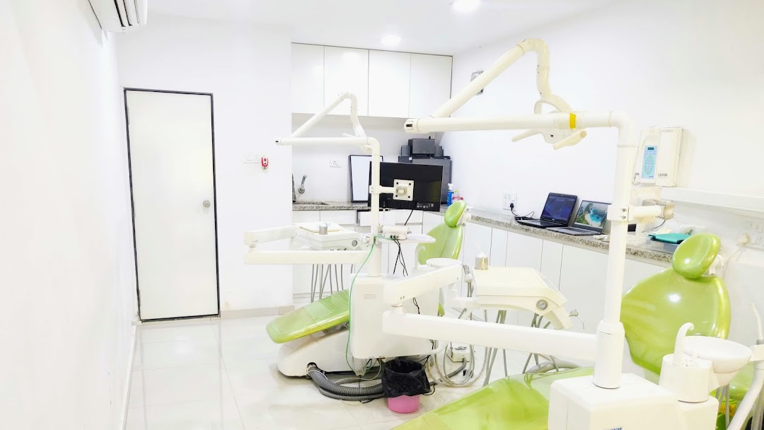 Dr.Daves Multispeciality Dental Clinic - Dr.Akshay Dave