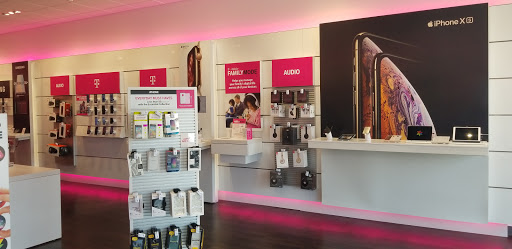 Cell Phone Store «T-Mobile», reviews and photos, 13133 US-301, Riverview, FL 33578, USA