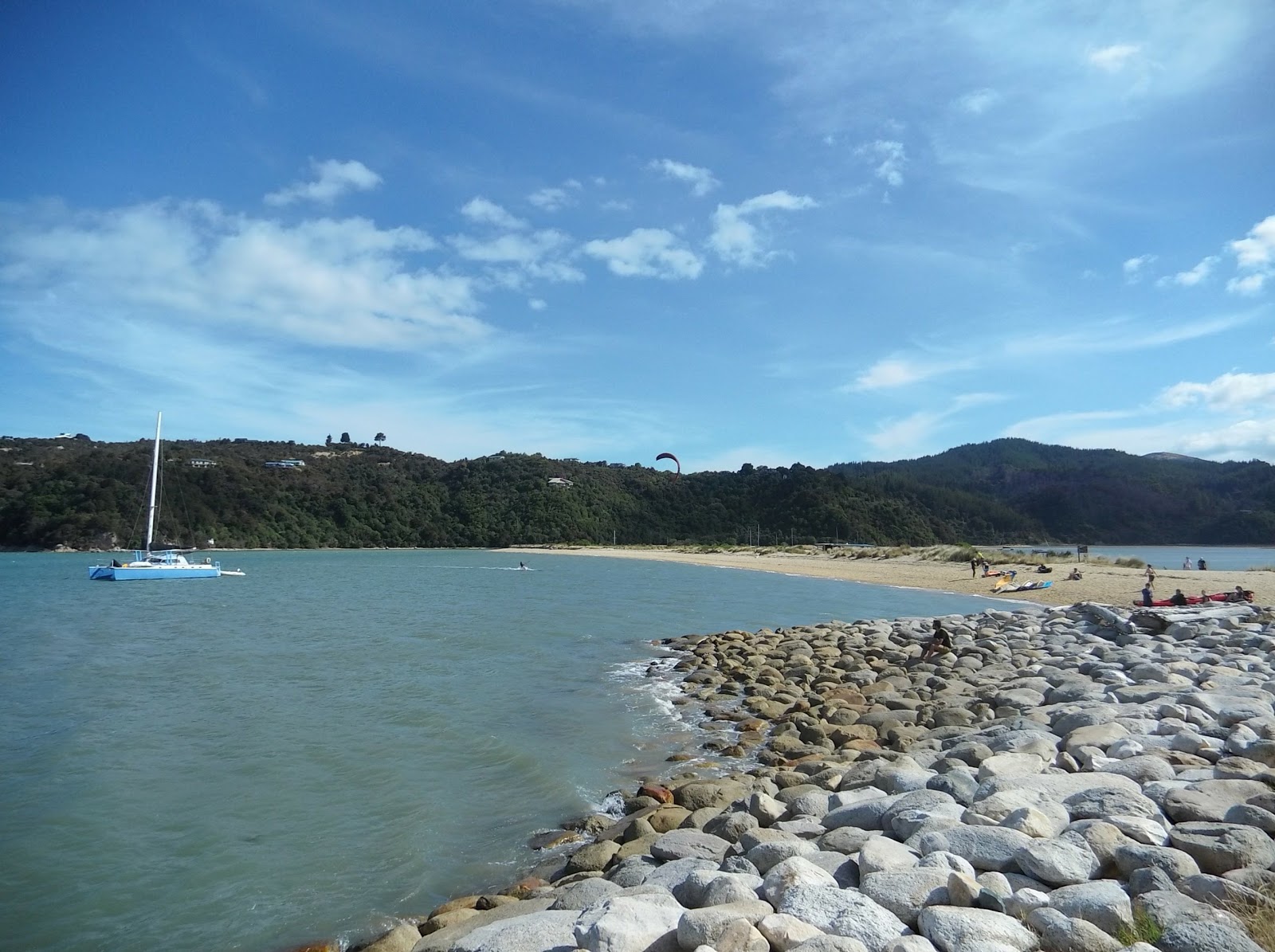 Foto de Sandy Bay Beach I con arena fina beige superficie