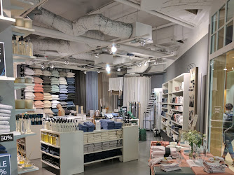 HIMLA Concept Store, Täby Centrum