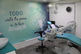 Clínica Dental - Clinisonrie - Sede Colina