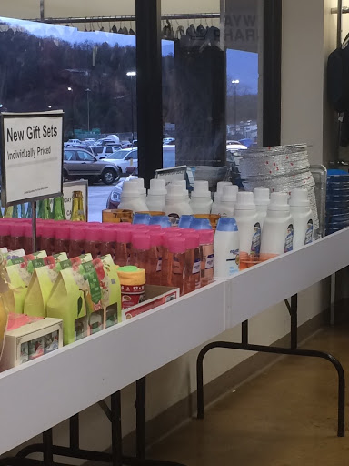 Thrift Store «Goodwill Retail Store», reviews and photos, 229 Paragon Pkwy, Clyde, NC 28721, USA