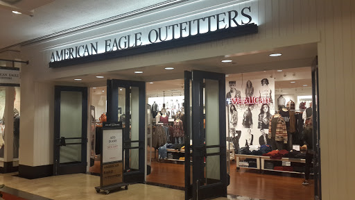 Clothing Store «AEO & Aerie Store», reviews and photos, 835 N Michigan Ave #7080, Chicago, IL 60611, USA