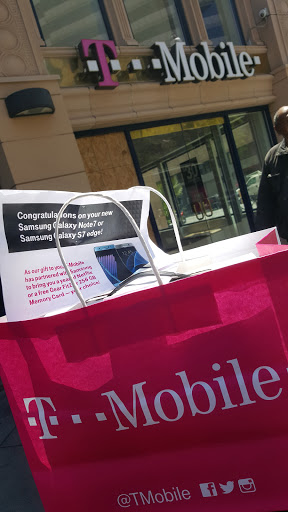 Cell Phone Store «T-Mobile», reviews and photos, 1300 Broadway, Oakland, CA 94612, USA