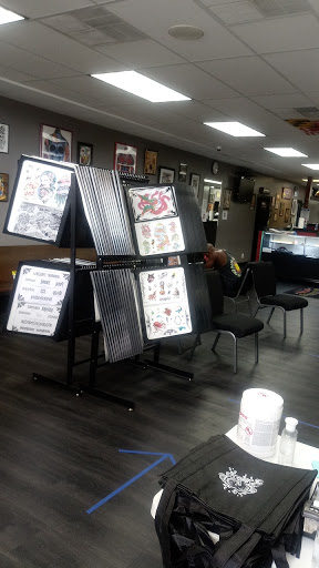 Tattoo Shop «Red Octopus Tattoos & Body Piercings», reviews and photos, 7465 Annapolis Rd, Hyattsville, MD 20784, USA