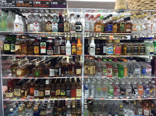 Liquor Store «Royal Liquor», reviews and photos, 808 Center Rd #3, Flint, MI 48506, USA
