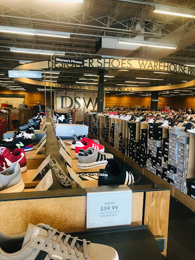 Shoe Store «DSW Designer Shoe Warehouse», reviews and photos, 2485 Richmond Ave, Staten Island, NY 10314, USA