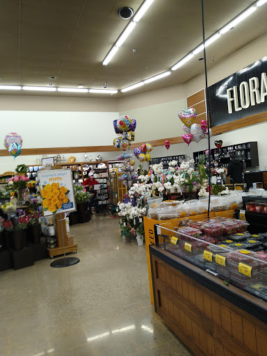 Grocery Store «Safeway», reviews and photos, 3800 W 44th Ave, Denver, CO 80211, USA