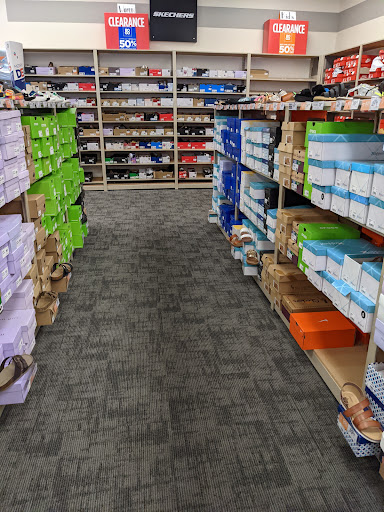 Shoe Store «Rack Room Shoes», reviews and photos, 2809 Battleground Ave, Greensboro, NC 27455, USA