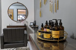 Edify Salon & Extension Bar image