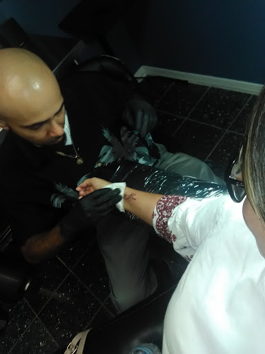 Tattoo Shop «Blue Magic Tattoo», reviews and photos, 366 W Virginia St, Crystal Lake, IL 60014, USA