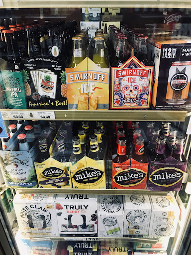 Liquor Store «Lucky Market Liquor, Beer, Wine», reviews and photos, 16401 N Cave Creek Rd, Phoenix, AZ 85032, USA