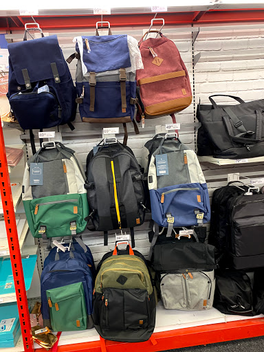 Office Supply Store «Staples», reviews and photos, 2424 W Brandon Blvd, Brandon, FL 33511, USA