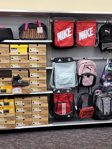 Shoe Store «Shoe Carnival», reviews and photos, 3200 Laclede Station Rd, Maplewood, MO 63143, USA