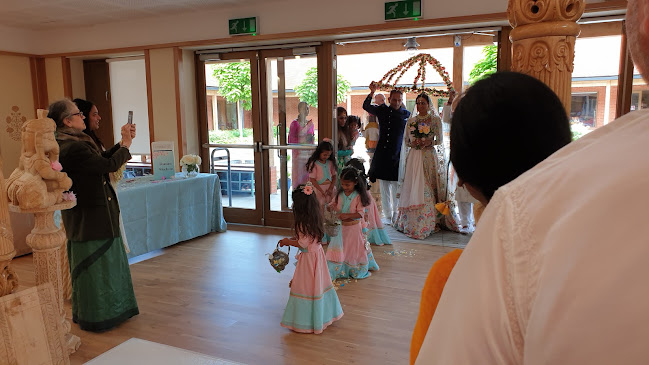 Comments and reviews of Bhaktivedanta Manor Weddings Services