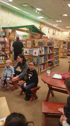 Book Store «Barnes & Noble», reviews and photos, 1446 N Litchfield Rd, Goodyear, AZ 85395, USA