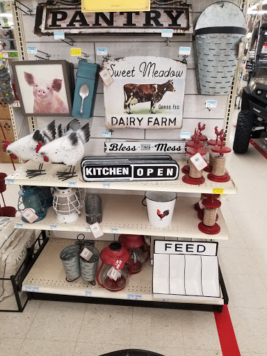 Home Improvement Store «Tractor Supply Co.», reviews and photos, 1550 Whitehall Rd, Muskegon, MI 49445, USA