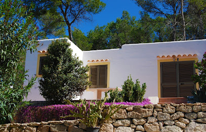 Apartamentos Pinosol - Carretera Ibiza-Santa Eulalia Del Río, Barrio Can Museñe, km.10, 5 Polígono 16, 07840 Santa Eulària des Riu, Balearic Islands, Spain