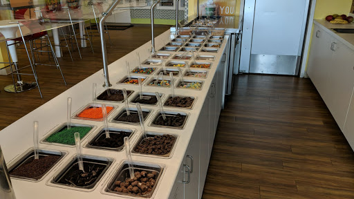 Frozen Yogurt Shop «Peachwave», reviews and photos, 702 Bridgeport Ave, Shelton, CT 06484, USA