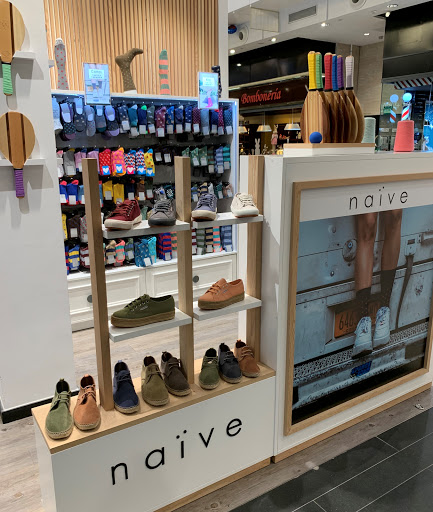 Naïve- Tienda especializada en ropa de baño y calcetines