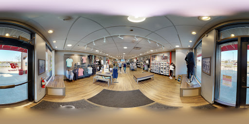 Shoe Store «New Balance - Milwaukee», reviews and photos, 17155 W Bluemound Rd a, Brookfield, WI 53005, USA