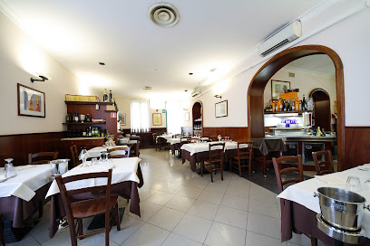 La Pergola Restaurant - Pizzeria - Via A. Ponchielli, 23, 20900 Monza MB, Italy