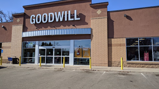 Thrift Store «Goodwill - Roseville: County Road B», reviews and photos, 1627 County B Rd W, Roseville, MN 55113, USA