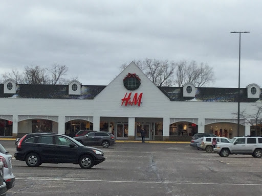 Outlet Mall «Tanger Outlet Howell», reviews and photos, 1475 N Burkhart Rd, Howell, MI 48855, USA