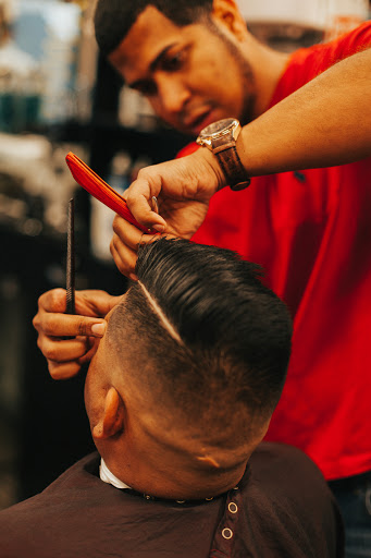 Barber Shop «Dream Team Barber Shop», reviews and photos, 7107 Turfway Rd, Florence, KY 41042, USA