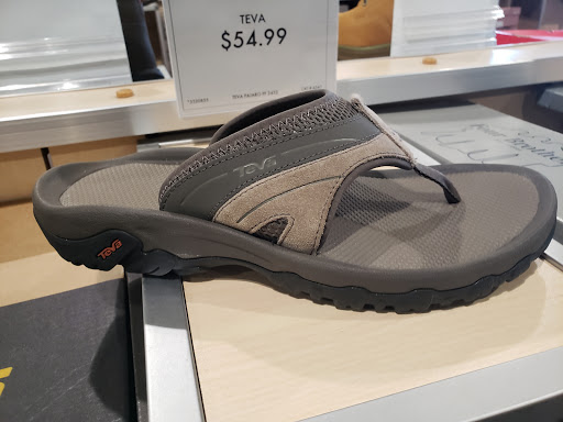 Shoe Store «DSW Designer Shoe Warehouse», reviews and photos, 8506 E 71st St, Tulsa, OK 74133, USA