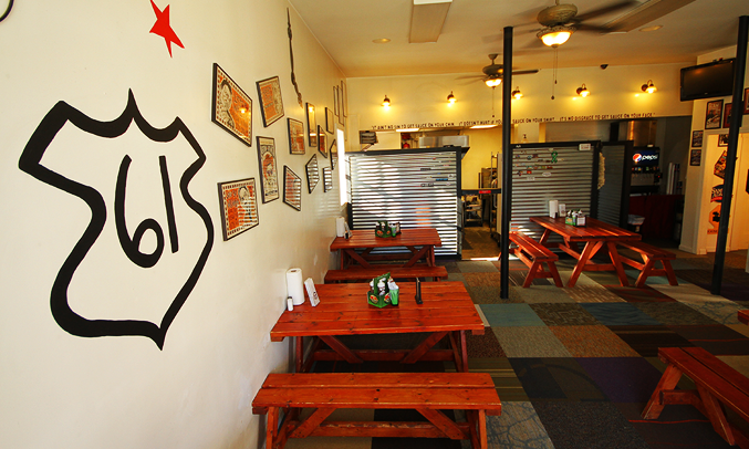 4 Points BBQ & Blues House 04496