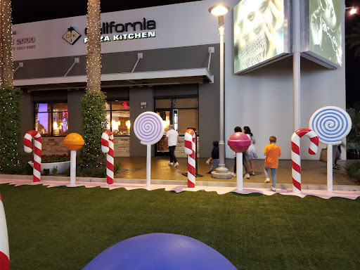 Shopping Mall «Tempe Marketplace», reviews and photos, 2000 E Rio Salado Pkwy, Tempe, AZ 85281, USA