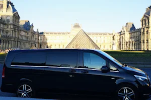 YANG CHAUFFEUR réservation VAN & Voiture 1 à 7 places VTC transfert Paris 78 28 aéroport CDG Roissy ORLY DISNEY image