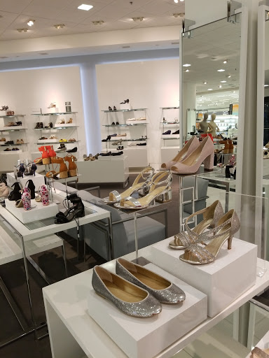 Department Store «Lord & Taylor», reviews and photos, 99 Rockingham Park Blvd, Salem, NH 03079, USA