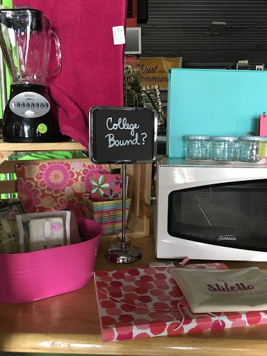 Thrift Store «Second Impressions Upscale Thrift Store», reviews and photos, 3750 S Westnedge Ave, Kalamazoo, MI 49008, USA