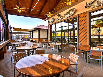 Grills Lakeside Seafood Deck & Tiki Bar