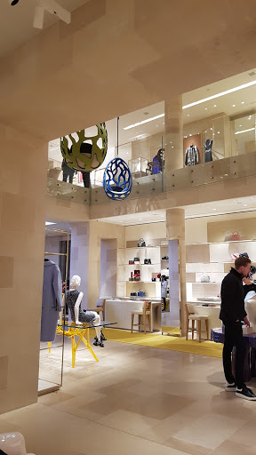Louis Vuitton stores Kingston-upon-Thames ※2023 TOP 10※ near me