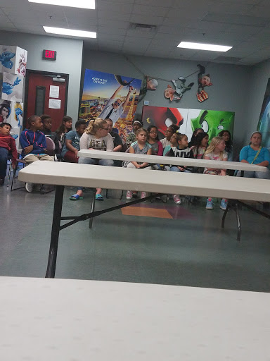 Shopping Mall «Mounds Mall», reviews and photos, 2109 S Scatterfield Rd, Anderson, IN 46016, USA