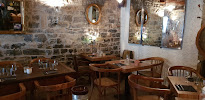 Atmosphère du Restaurant français Restaurant La Mangeoire à Millau - n°11